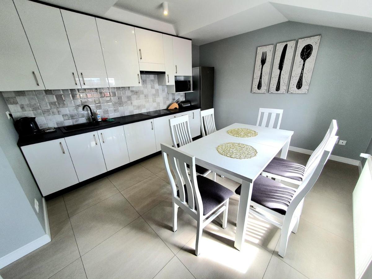 Prestige Apartament アウグストゥフ エクステリア 写真
